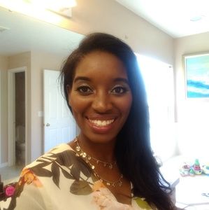 Meet your Posher, Debbie